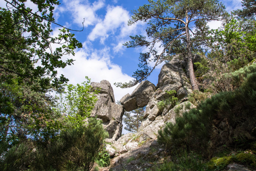 La Porte des Fées une des activités incontournables autour du Malzieu © Marion Larguier